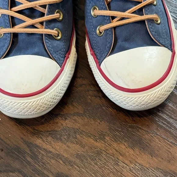 Converse Navy and Tan Sneakers, Women’s Sz 9 - Picture 8 of 13